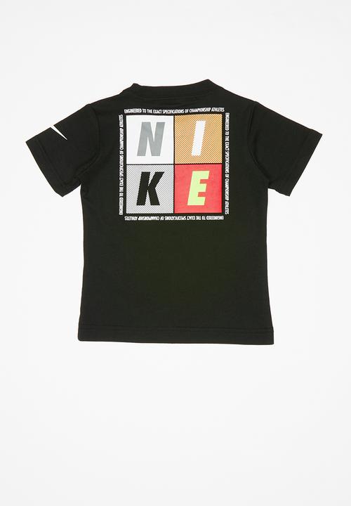 Nike - Nike boys block squares tee - black