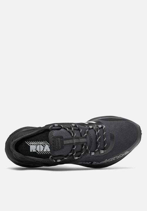 New Balance  - Fresh Foam ROAV Trail - black
