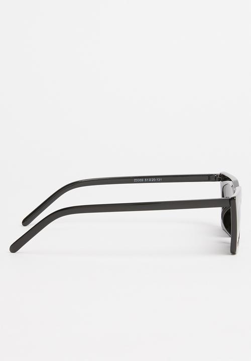 Superbalist - Gwil sunglasses - black
