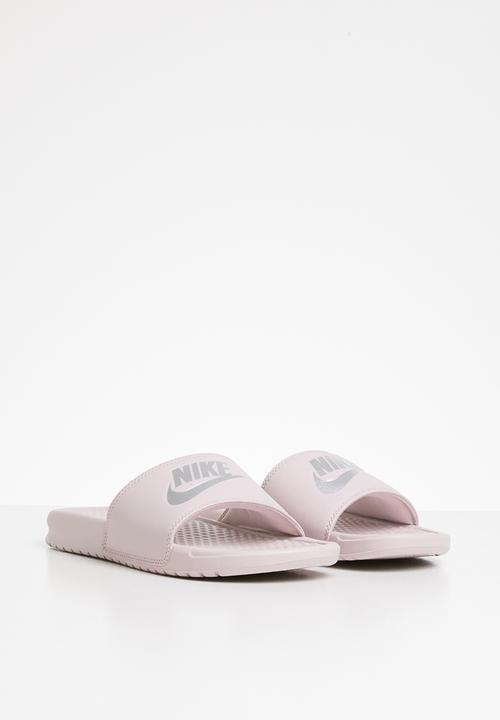 Nike - Benassi "just do it." sandal - purple