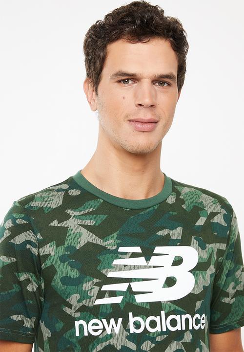 New Balance  - Essentials stacked logo tee - green