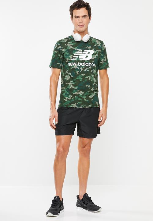New Balance  - Essentials stacked logo tee - green