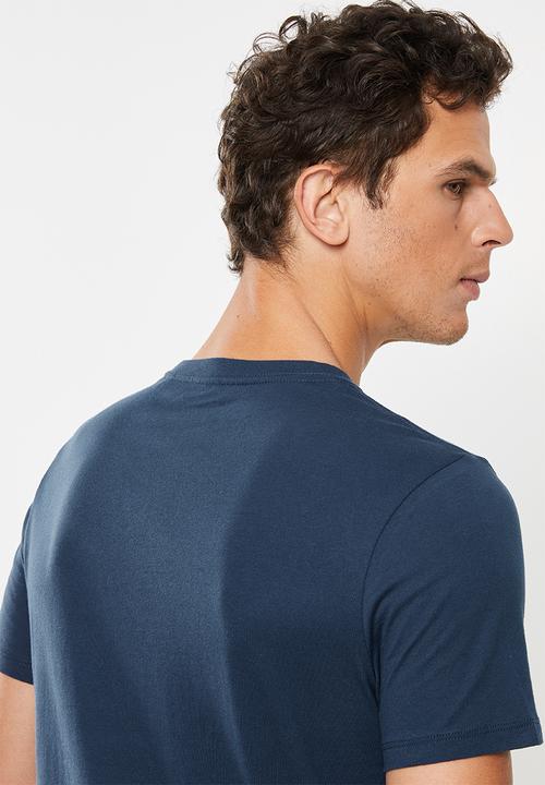 GUESS - Iconic triangle tee - navy