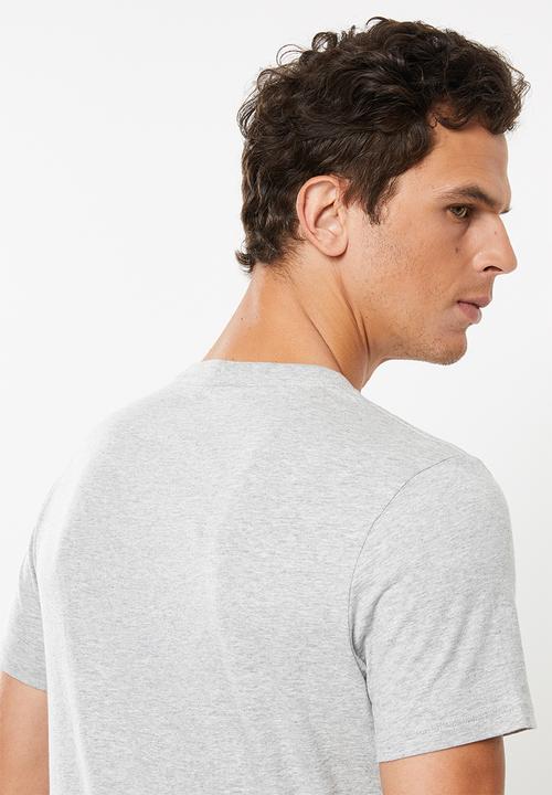 GUESS - Guess triangle tee - grey