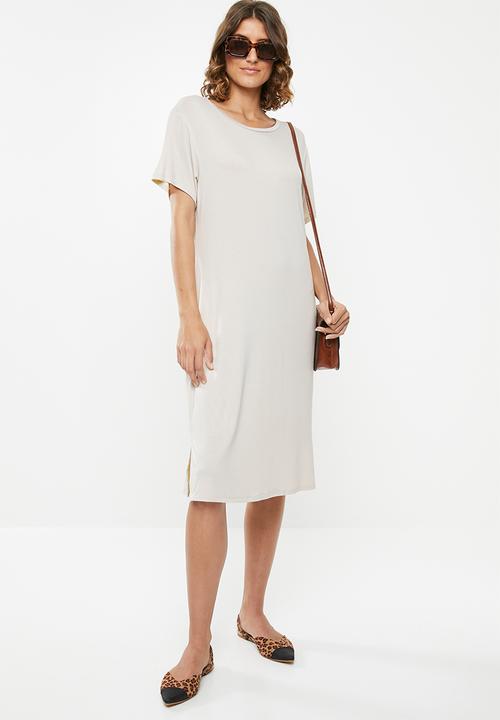 edit - T-shirt dress - neutral