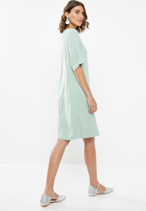 edit - Wide sleeve shift dress - green