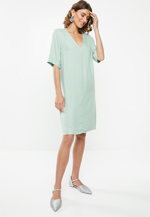 edit - Wide sleeve shift dress - green
