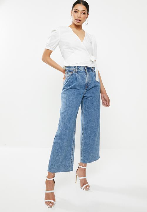 Missguided - Poplin wrap front puff sleeve crop blouse - white