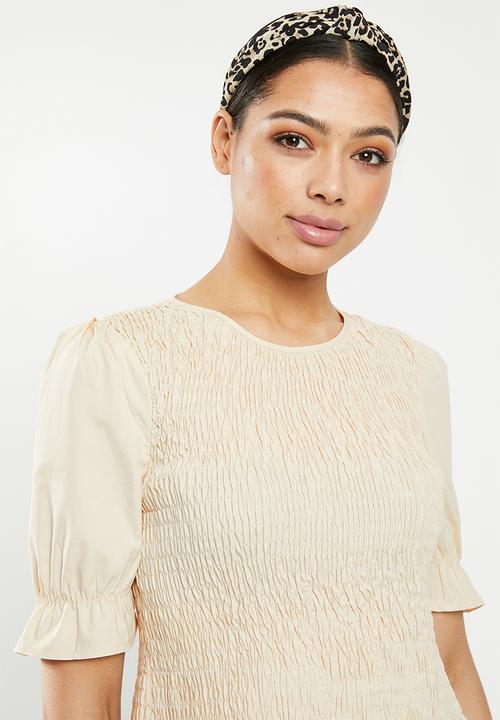 Missguided - Poplin shirred puff short sleeve top - beige