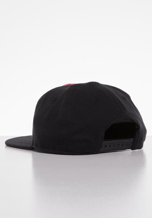 Nike - Nike advance quilted cap - black & red