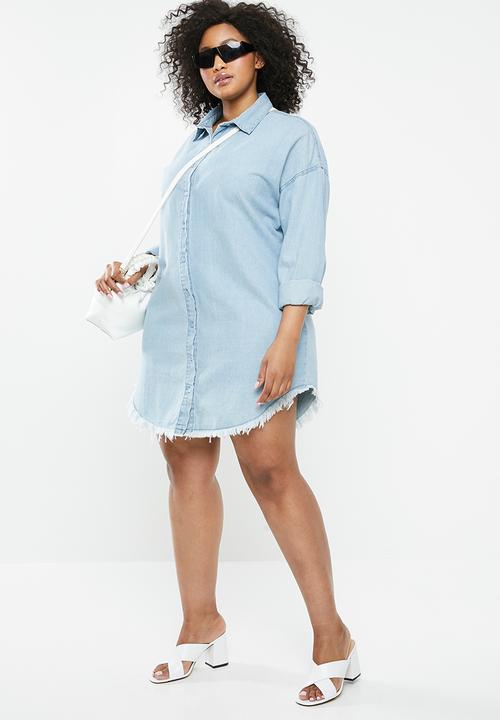 Missguided - Curve oversized fray hem denim dress - blue