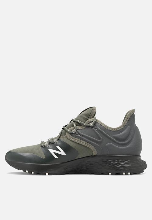 New Balance  - Fresh foam roav trail - grey 