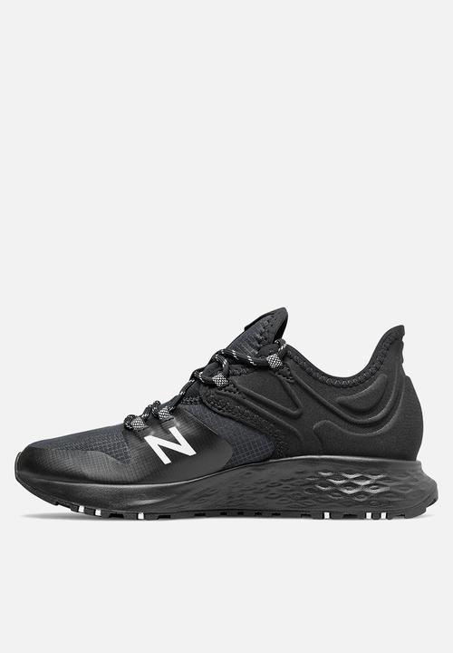 New Balance  - Fresh foam roav trail - black 