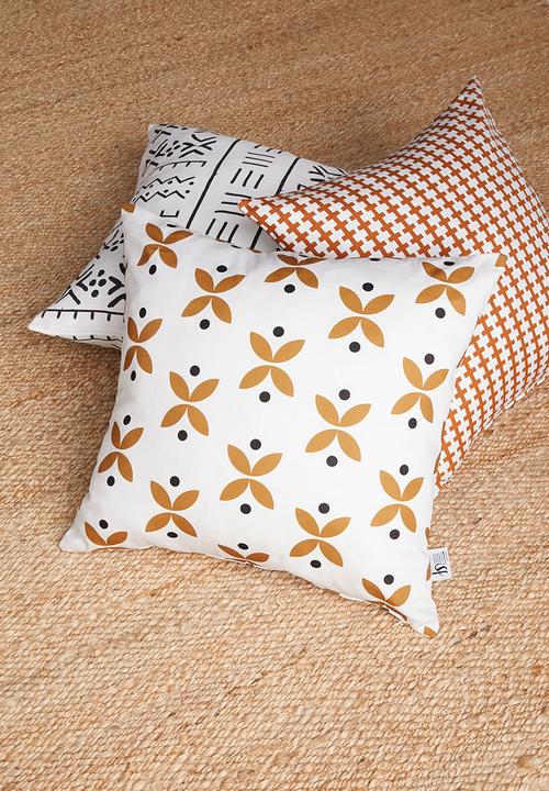 Sixth Floor - Sass cushion cover - white 