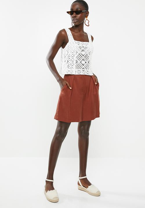 New Look - Square neck crochet vest - white