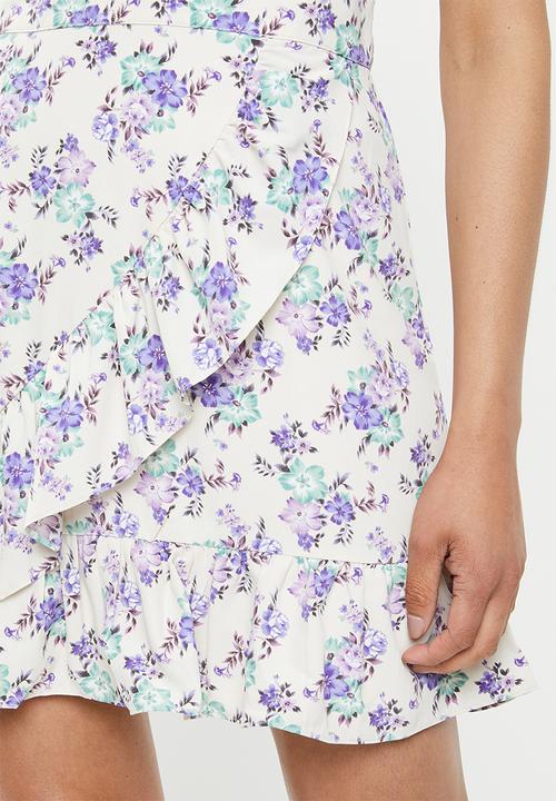 Glamorous - Plunge V-neck frill dress - cream & lilac