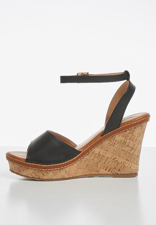 Madison® - Marlee ankle strap wedge - black