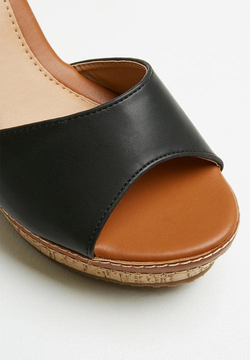 Madison® - Marlee ankle strap wedge - black