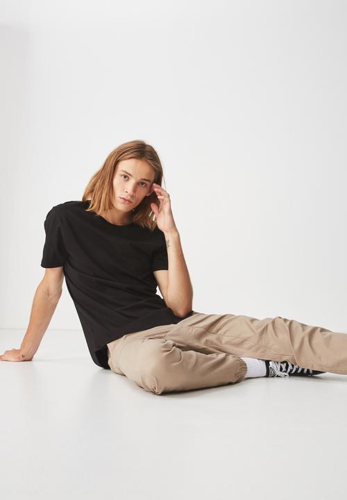 Factorie - Curved hem tee - black