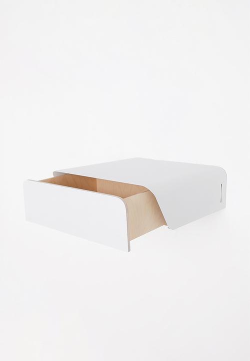 Emerging Creatives - Stockholm chapman table - white