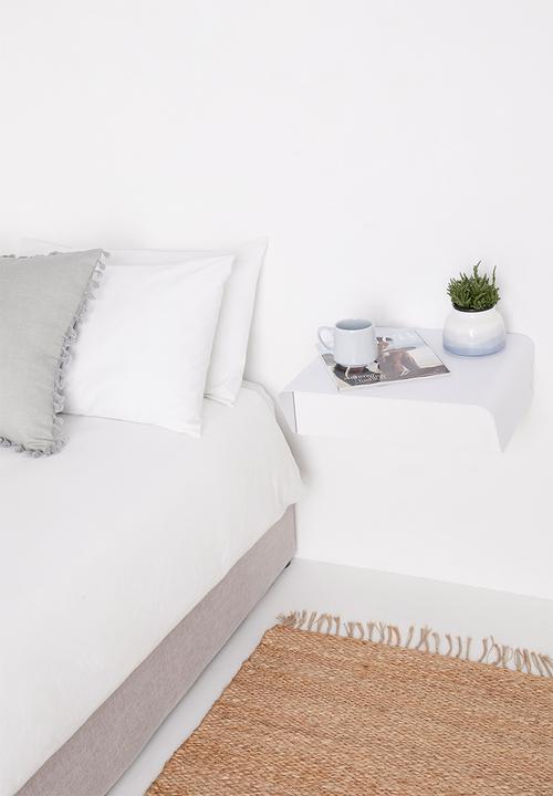 Emerging Creatives - Stockholm chapman table - white