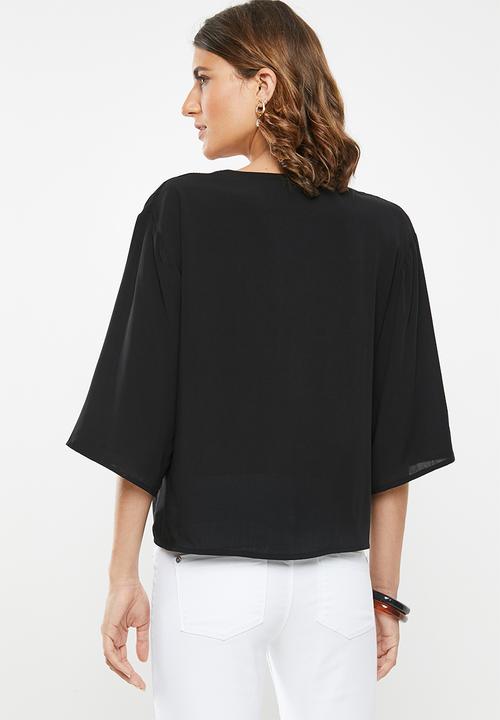 edit - Boxy blouse V-neck - black