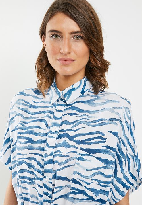 edit - Short sleeve button through - white & blue 