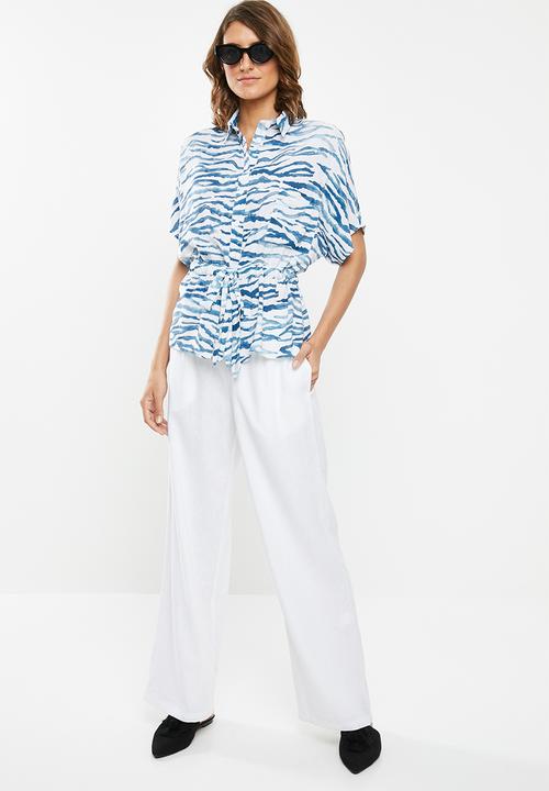 edit - Short sleeve button through - white & blue 