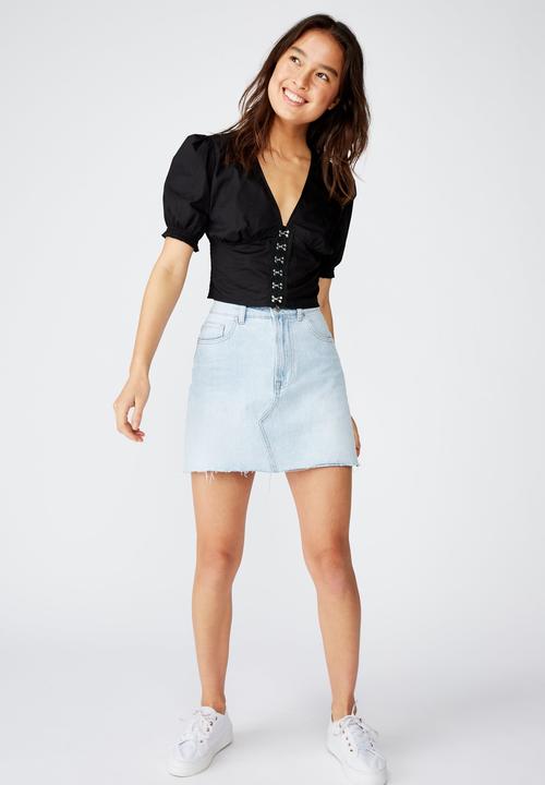 Cotton On - Hook and eye short sleeve blouse  - black