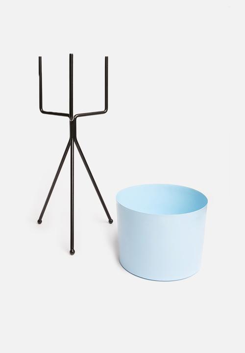 Sixth Floor - Bahati planter - omphalodes