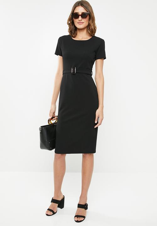 edit - Fitted dress with belt - black