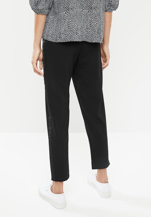 edit - Soft jogger with side tape - black