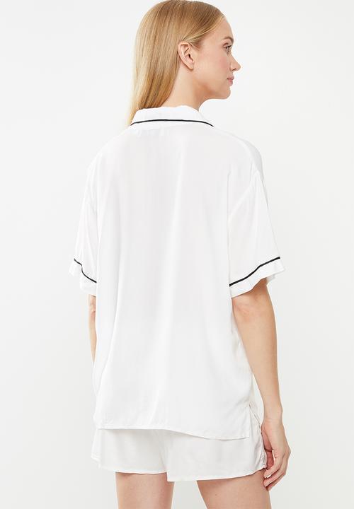 Superbalist - Sleep shirt & shorts set - white & black