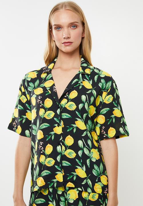 Superbalist - Sleep shirt & shorts - black 