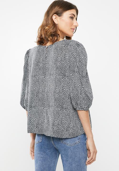 edit - Boxy blouse round neck - black & white