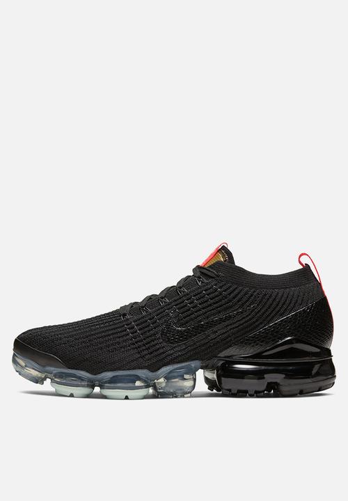 Nike - Air Vapormax Flyknit 3 - black-igloo-flash crimson