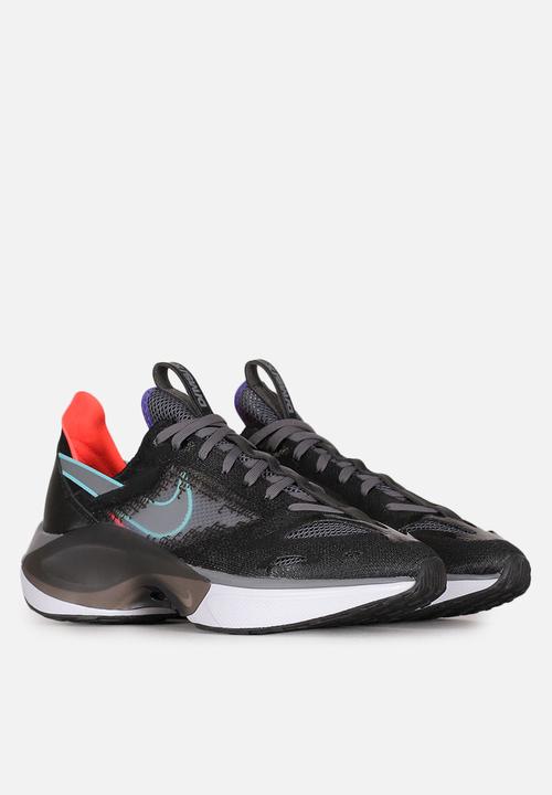 Nike - Dimsix Signal Flyknit