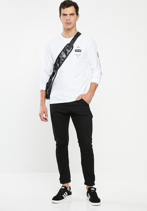 Levi’s® - Standard graphic long sleeve tee - white