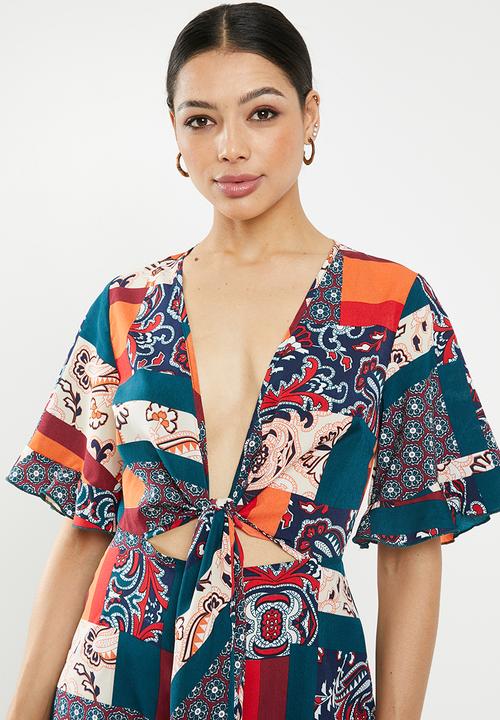 Missguided - Paisley tie front kimono sleeve playsuit - multi