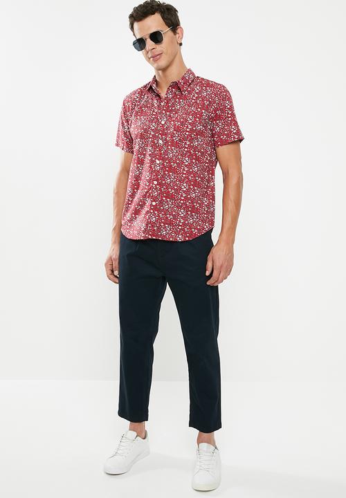 Levi’s® - Classic one pocket short sleeve shirt - red