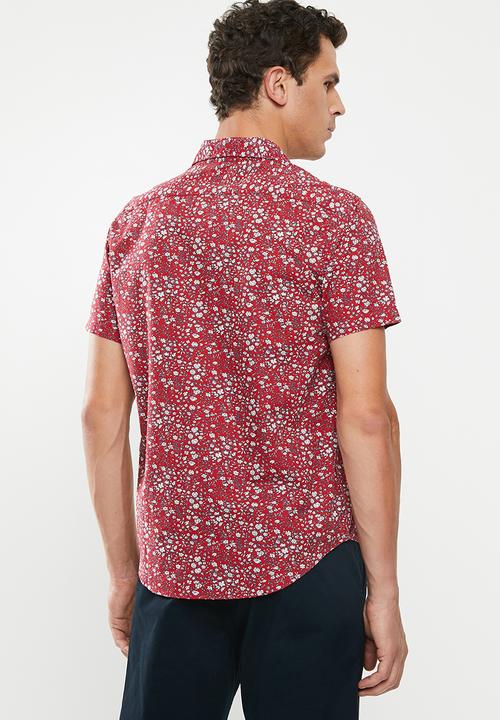 Levi’s® - Classic one pocket short sleeve shirt - red