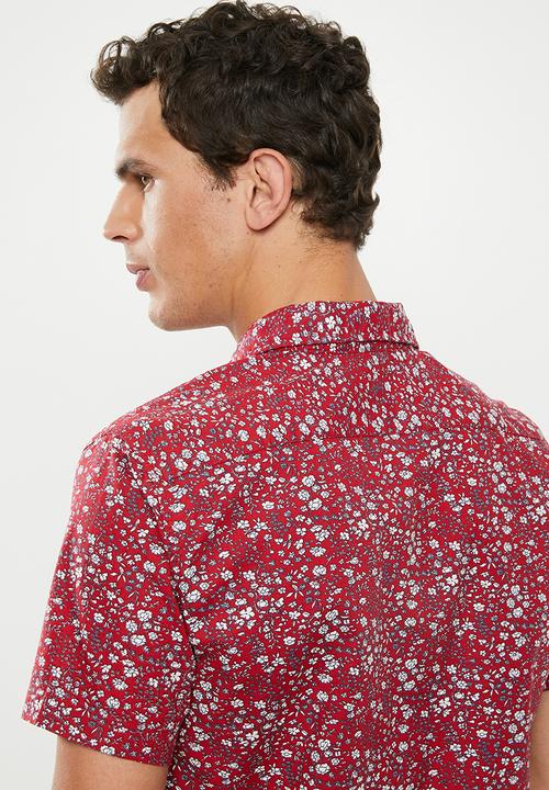 Levi’s® - Classic one pocket short sleeve shirt - red