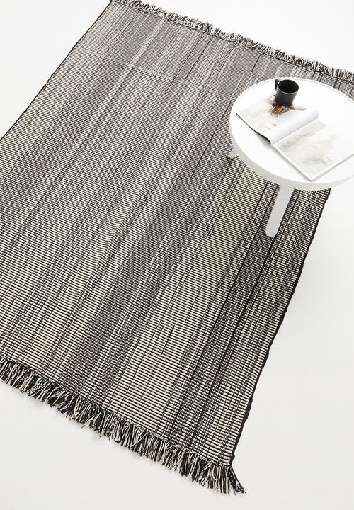 Sixth Floor - Reed woven rug - black & natural