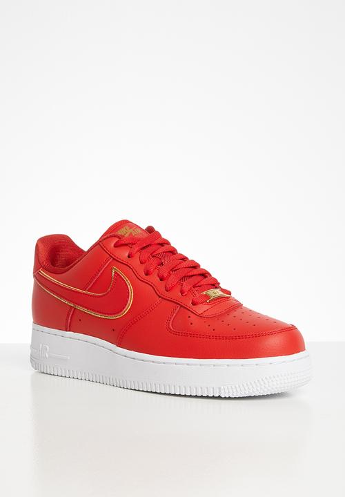 Nike - Air Force 1 '07 essential - gym red / white-metallic gold