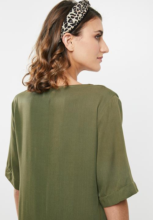 edit - Wide sleeve shift dress - green