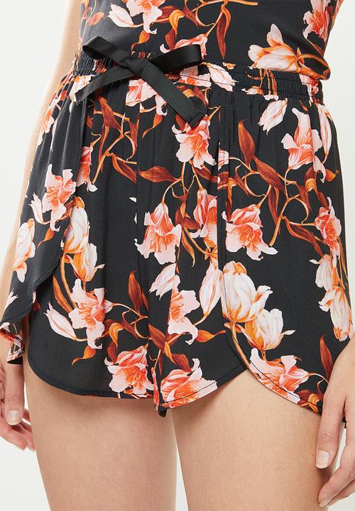 Superbalist - Printed sleep cami & shorts set - black