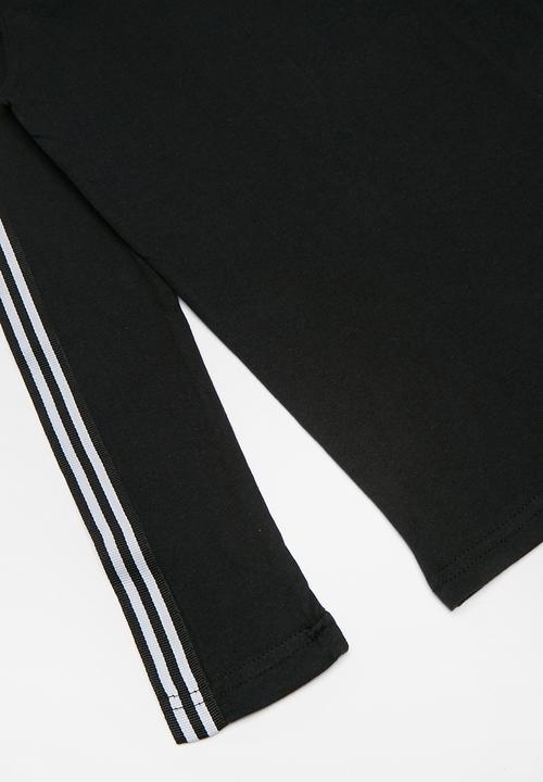 Rebel Republic - Sports long sleeve tape tee with stripe detail - black & white