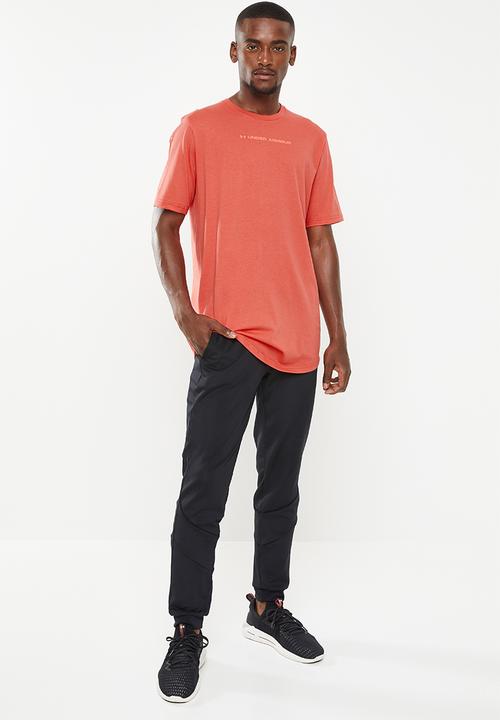 Under Armour -  Under Armour shaped graphic tee - red