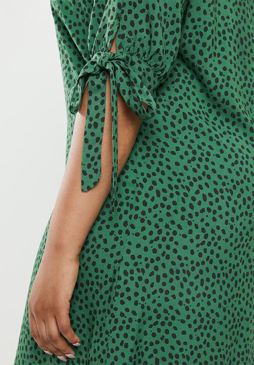 Superbalist - Sleeve detail shift dress - green