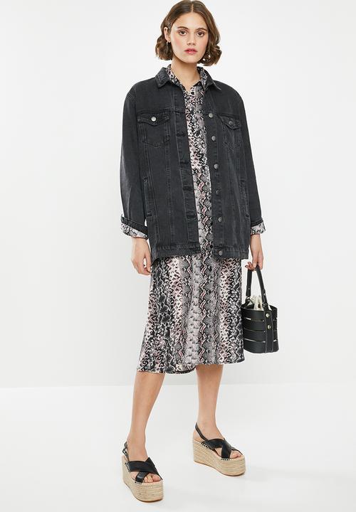 Superbalist - Longline denim trucker - black